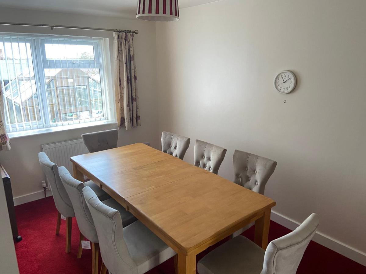 Large 4 Bedroom Home In Boston Spa Village In-Between York, Harrogate And Leeds, Sleeps 9 المظهر الخارجي الصورة