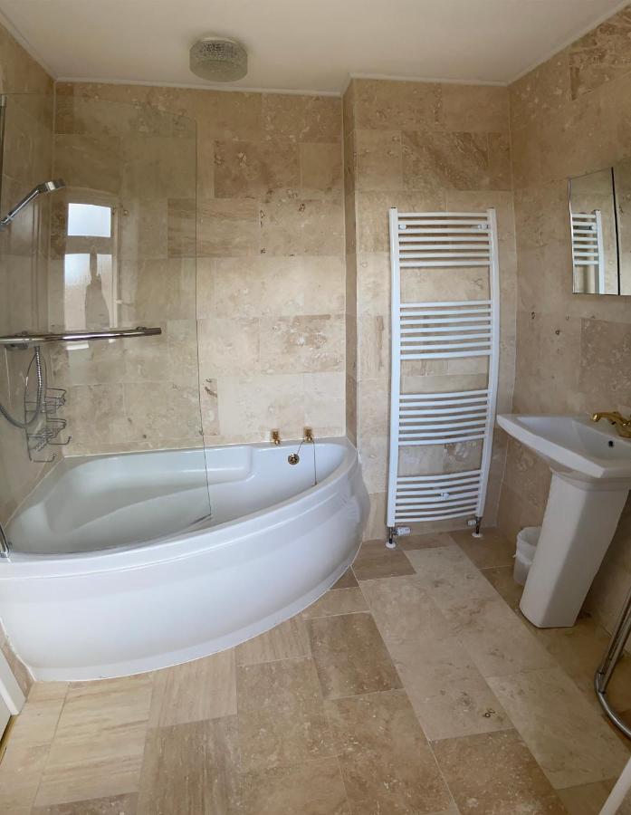 Large 4 Bedroom Home In Boston Spa Village In-Between York, Harrogate And Leeds, Sleeps 9 المظهر الخارجي الصورة